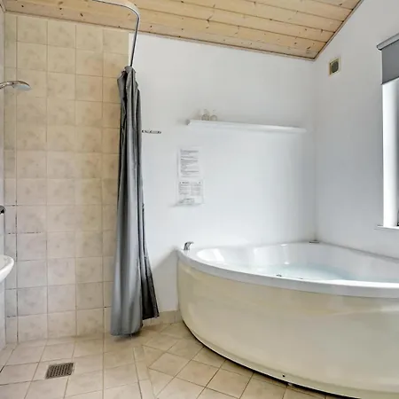 Beautiful In With Kitchen *