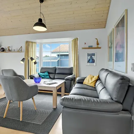Vakantiehuis Beautiful In With Kitchen