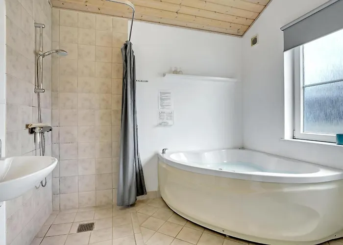 Beautiful In With Kitchen *